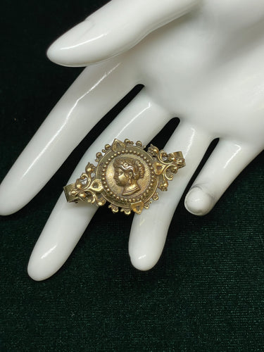 Cameo Scarf Clip